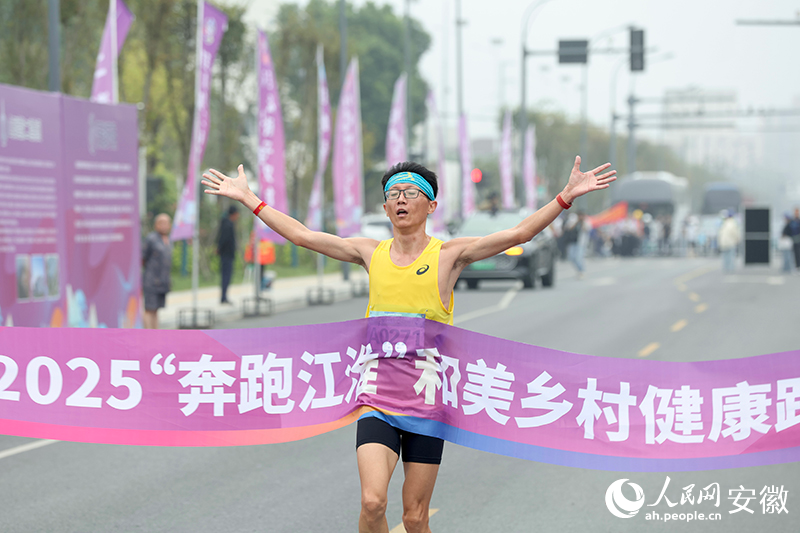 日电, src, 选手们迎着 日电, src, 选手们迎着