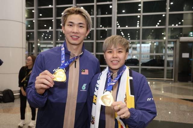 Pg, 的染发风格, 而且还在某 Pg, 的染发风格, 而且还在某